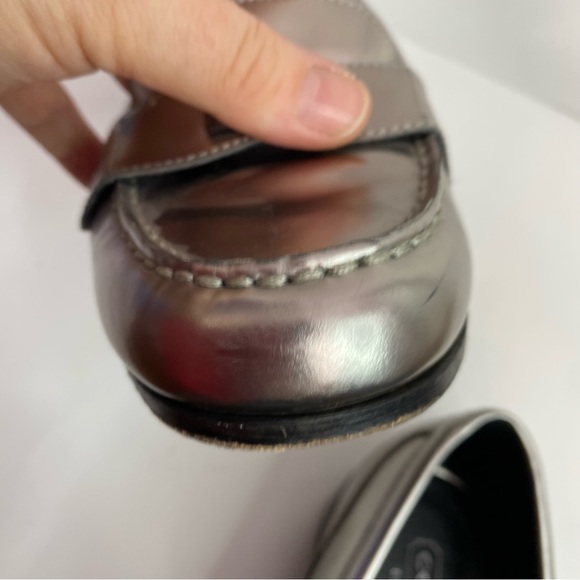 Coach Hollee Silver Leather Slip On Loafers Size 9.5B - Picture 4 of 8